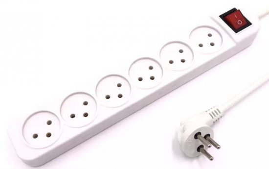 רב שקע 6 עם כבל 3x1.5מ''מ באורך 1 מטר + מפסק מבית Luggar