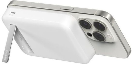 סוללת גיבוי מגנטית אלחוטית Qi2 15W 8K דגם BoostCharge Pro מבית Belkin - צבע לבן
