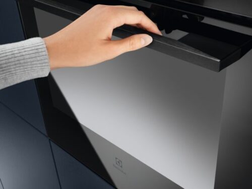 תנור בנוי 9 תוכניות 71 ליטר Electrolux Seamless Design SurroundCook Multifunction EOH7427K - זכוכית שחורה - תוצרת גרמניה