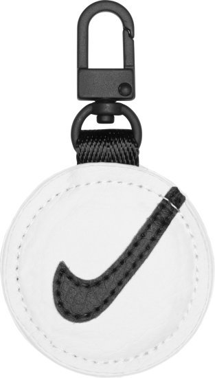 399679_b_1.jpg כיסוי מחזיק מפתחות ל-Apple AirTag מבית Nike - צבע שחור לבן